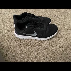 COPY - Black Nike free runs gs size 5